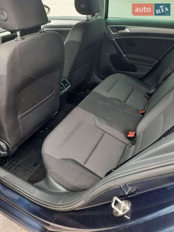 Хэтчбек Volkswagen Golf 2013 в Полтаве