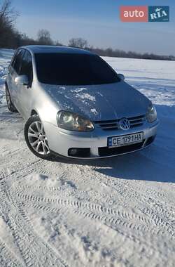 Хетчбек Volkswagen Golf 2005 в Сторожинці