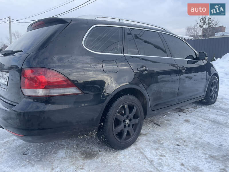 Универсал Volkswagen Golf 2010 в Львове