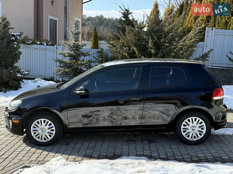 Хэтчбек Volkswagen Golf 2010 в Львове
