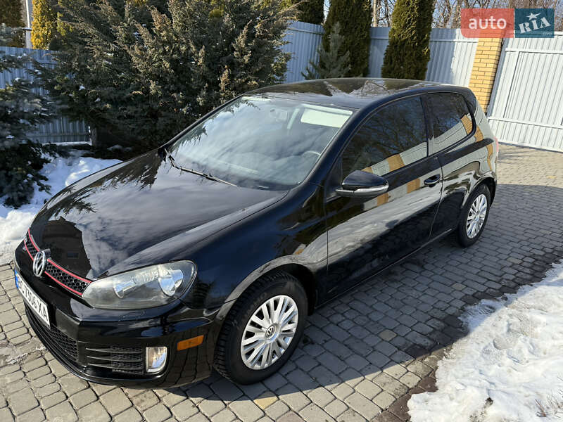 Хэтчбек Volkswagen Golf 2010 в Львове