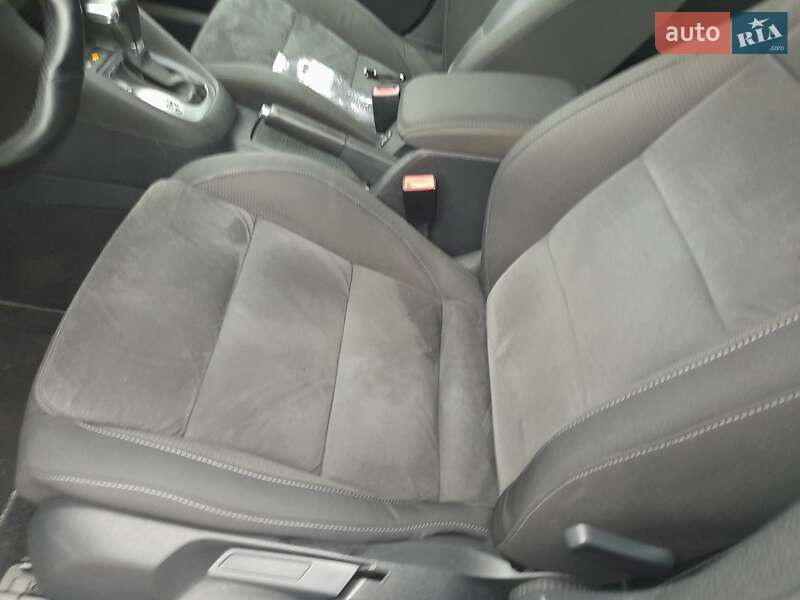 Хэтчбек Volkswagen Golf 2009 в Новой Водолаге