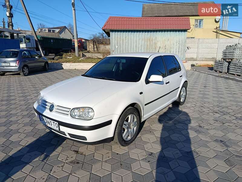 Volkswagen Golf 2002
