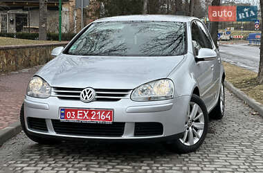 Хэтчбек Volkswagen Golf 2005 в Могилев-Подольске