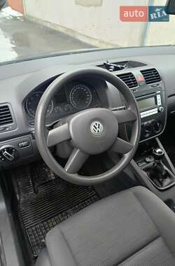Хэтчбек Volkswagen Golf 2005 в Славуте