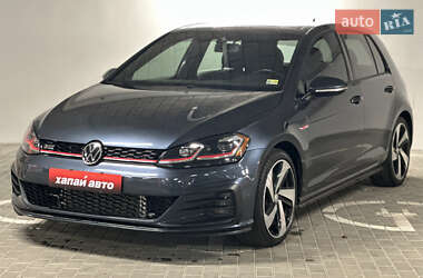 Хэтчбек Volkswagen Golf 2018 в Киеве