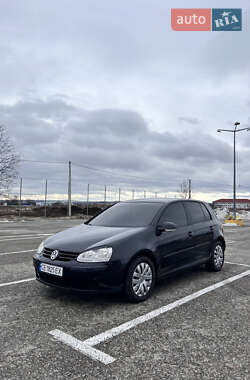 Хэтчбек Volkswagen Golf 2005 в Черновцах