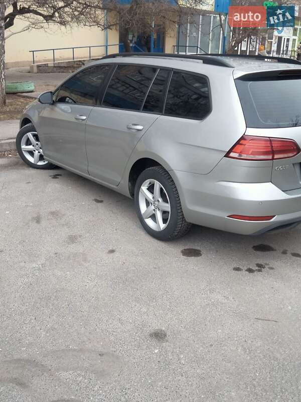 Универсал Volkswagen Golf 2017 в Кривом Роге