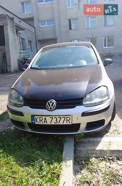 Хэтчбек Volkswagen Golf 2005 в Житомире