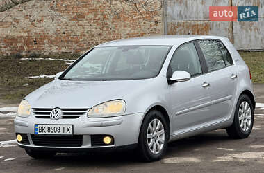 Хетчбек Volkswagen Golf 2006 в Рівному