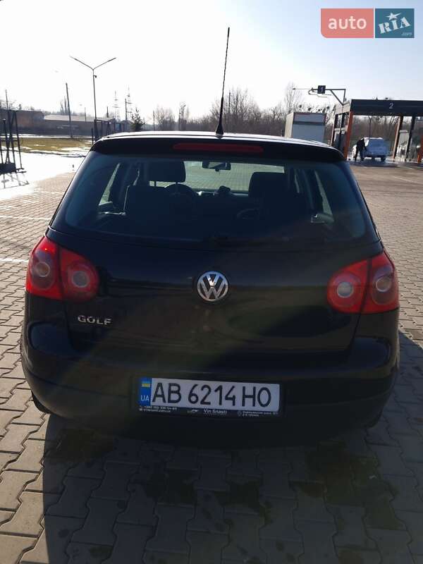 Хэтчбек Volkswagen Golf 2005 в Виннице