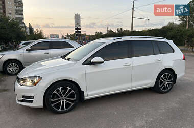 Універсал Volkswagen Golf 2015 в Сумах