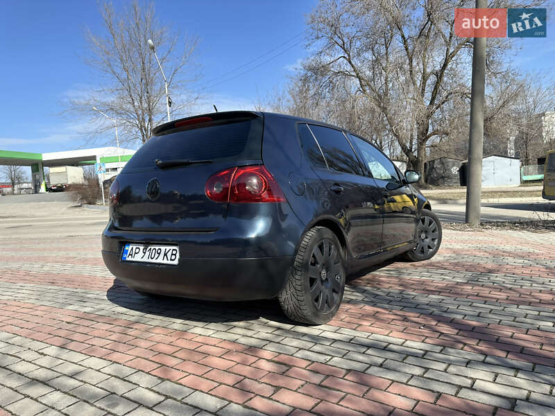 Хэтчбек Volkswagen Golf 2006 в Запорожье