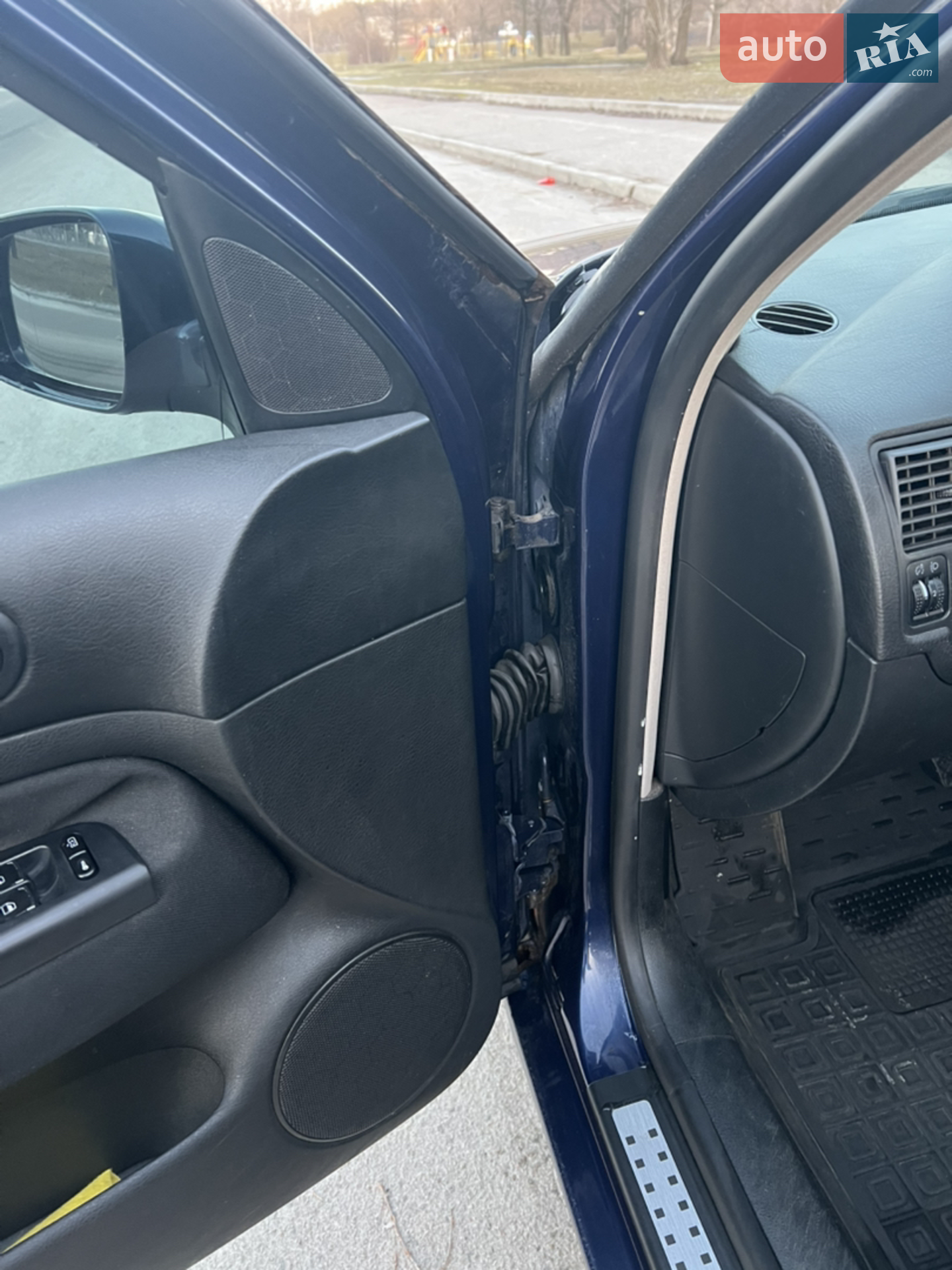 Volkswagen Golf 2003 VIN WVWZZZ1JZ3W629119 фото оголошення 11 з 39