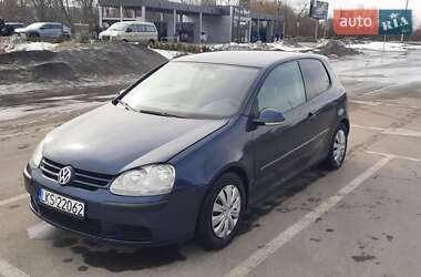 Хэтчбек Volkswagen Golf 2005 в Буче