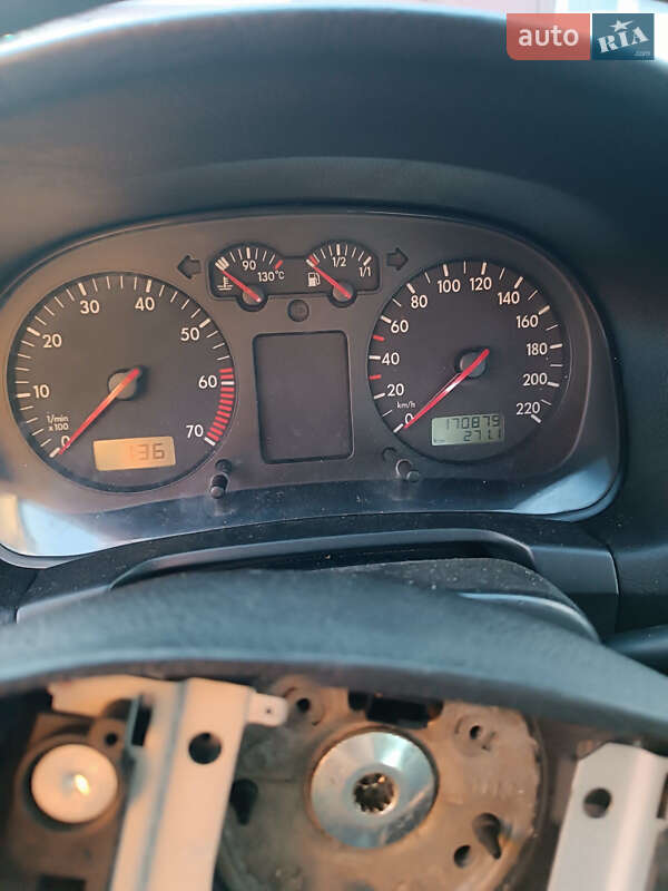 Volkswagen Golf 2001