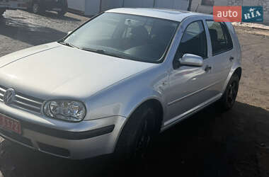 Хетчбек Volkswagen Golf 2001 в Ковелі