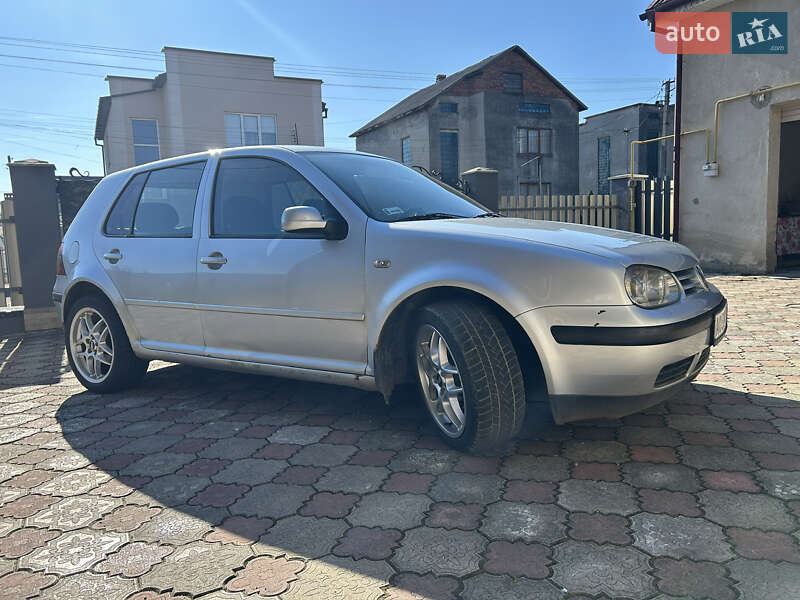 Volkswagen Golf 2000