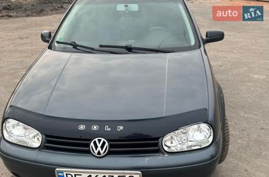 Хэтчбек Volkswagen Golf 2003 в Южноукраинске