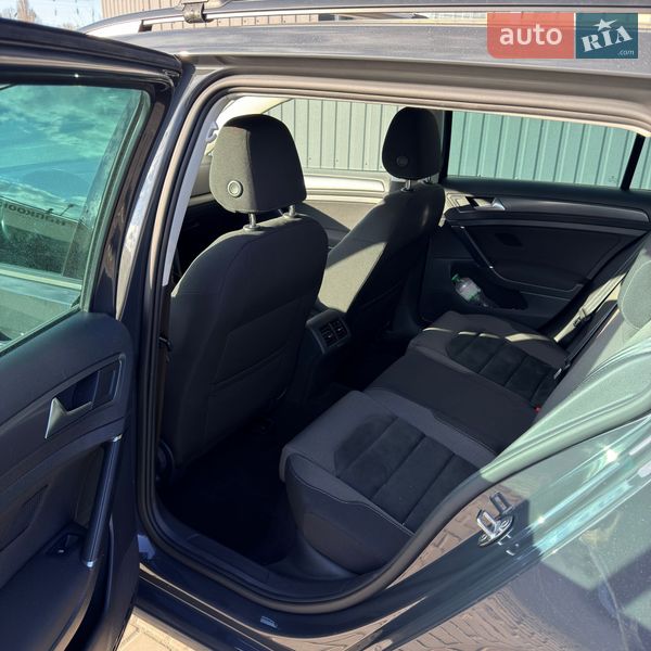 Универсал Volkswagen Golf 2018 в Одессе