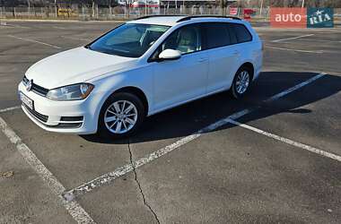 Універсал Volkswagen Golf 2016 в Дніпрі