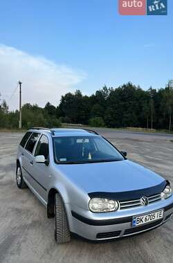 Универсал Volkswagen Golf 2003 в Сарнах