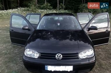 Хэтчбек Volkswagen Golf 2001 в Мостиске
