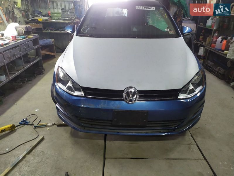 Хэтчбек Volkswagen Golf 2016 в Ирпене