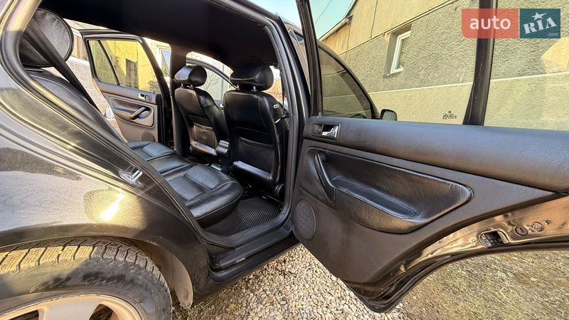 Хэтчбек Volkswagen Golf 2002 в Стрые