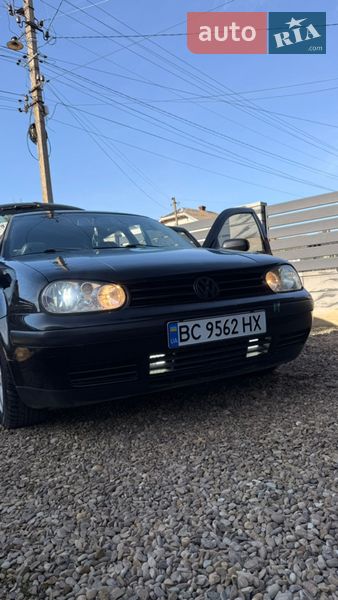 Хэтчбек Volkswagen Golf 2002 в Стрые
