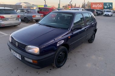 Хэтчбек Volkswagen Golf 1995 в Ивано-Франковске