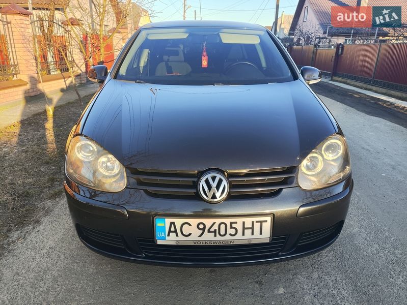 Хэтчбек Volkswagen Golf 2006 в Ковеле