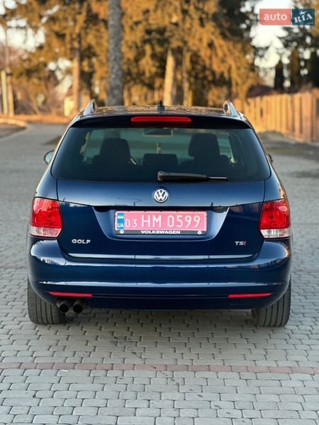 Универсал Volkswagen Golf 2011 в Староконстантинове