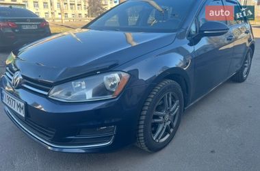 Хэтчбек Volkswagen Golf 2014 в Киеве