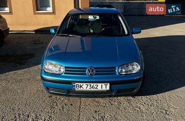 Хэтчбек Volkswagen Golf 2003 в Ровно