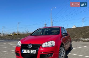 Хэтчбек Volkswagen Golf 2004 в Киеве