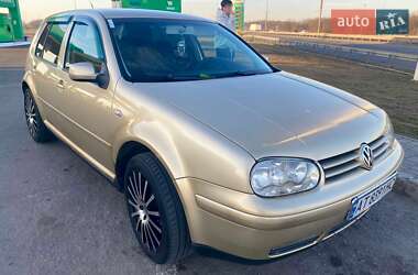 Хэтчбек Volkswagen Golf 2003 в Вознесенске