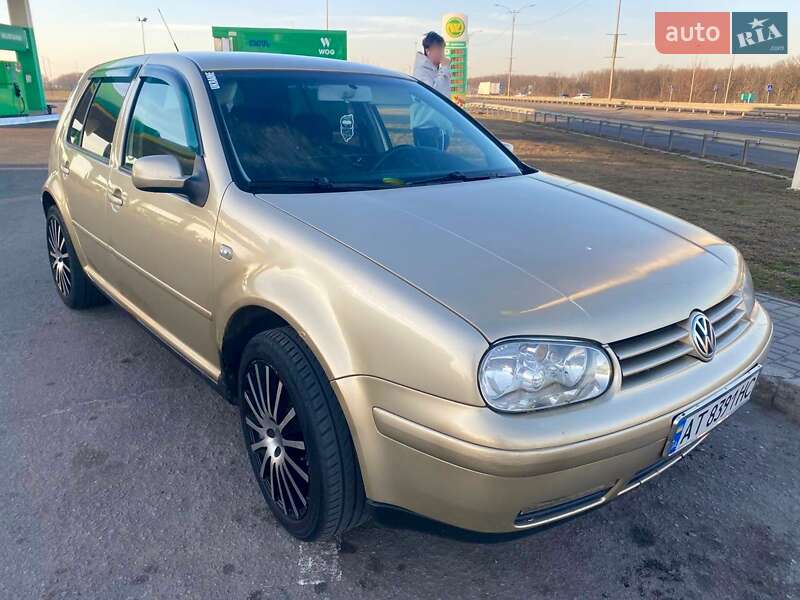 Volkswagen Golf 2003