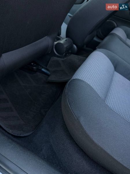 Хэтчбек Volkswagen Golf 2001 в Дрогобыче