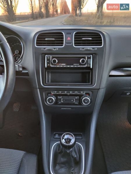 Хэтчбек Volkswagen Golf 2009 в Барышевке