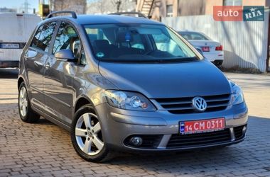 Хэтчбек Volkswagen Golf 2008 в Львове