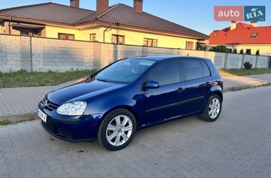 Хэтчбек Volkswagen Golf 2005 в Ровно