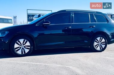 Универсал Volkswagen Golf 2015 в Житомире