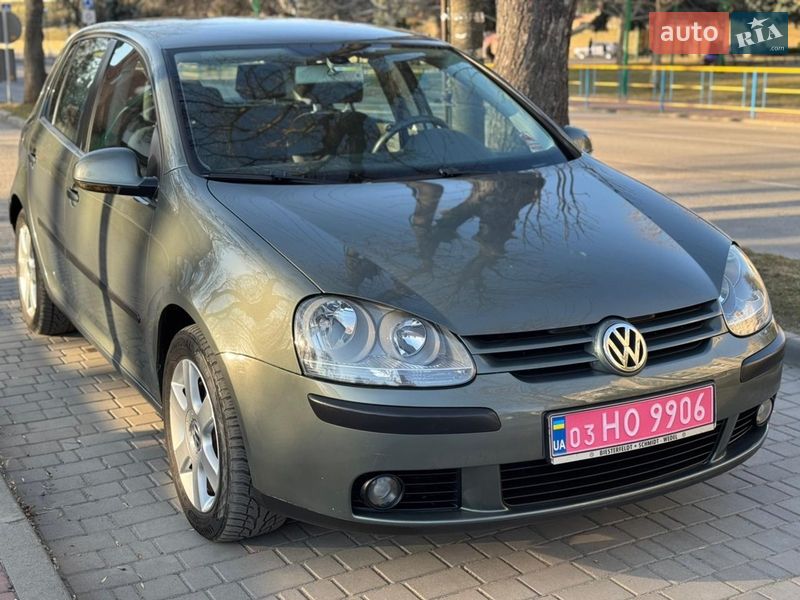 Volkswagen Golf 2004