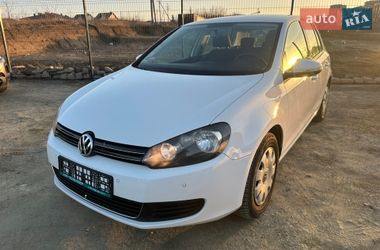 Хэтчбек Volkswagen Golf 2010 в Ровно