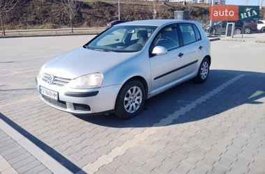 Хэтчбек Volkswagen Golf 2004 в Киеве