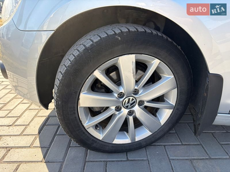 Хэтчбек Volkswagen Golf 2012 в Кропивницком