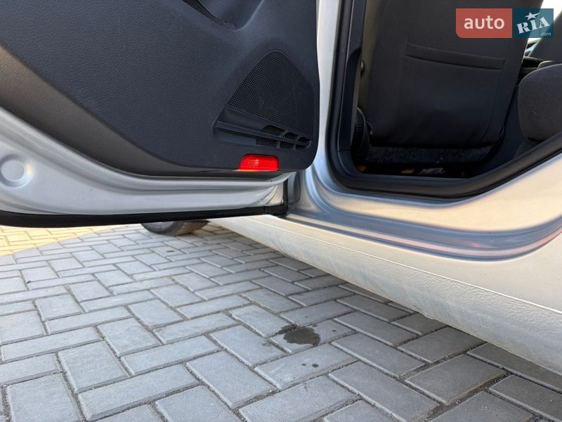 Хэтчбек Volkswagen Golf 2012 в Кропивницком