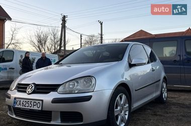 Хэтчбек Volkswagen Golf 2005 в Киеве
