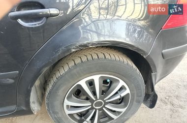 Хетчбек Volkswagen Golf 2001 в Хмельницькому
